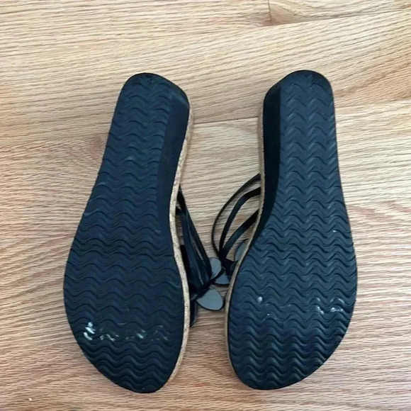 Reaction By Kenneth Cole sandals - Picture 3 of 3